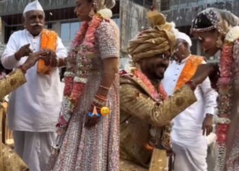 Viral Video: दुल्हन को चूमने जा रहा था दूल्हा, फिर पंडित ने मेहमानों के सामने कर दिया कुछ ऐसा