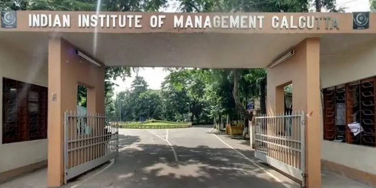 IIM कोलकाता में छात्रा से बॉयज हॉस्टल में रेप का आरोप, जांच में जुटी पुलिस