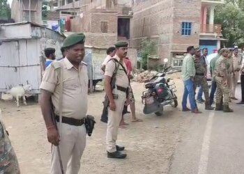 बिहार में अपराधी बेलगाम! बेगूसराय में बदमाशों ने दिनदहाड़े तीन युवकों को मारी गोली, एक की मौत, दो घायल