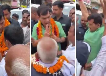 ‘बिजली नहीं आ रही साहब…’, समस्या सुनकर मंत्री ने दिखाया विक्ट्री साइन, फिर ‘जय श्रीराम’ का नारा लगाकर चलते बने
