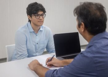 Viral: इंटरव्यू में शख्स ने की अनोखी डिमांड, मानसून में मांगा ‘बारिश भत्ता’, सुनकर HR शॉक्ड