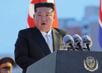 परमाणु और पुराने हथियारों को लेकर किम जोंग का बड़ा फैसला, दुनिया में मची खलबली | north korea upgrades nuclear and conventional weapons kim jong un decision