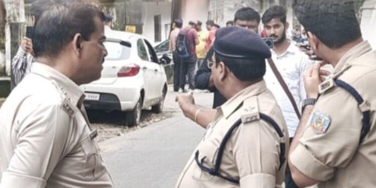 जमशेदपुर में लगातार दूसरे दिन बड़ी वारदात, कारोबारी की आंखों में मिर्च झोंक 30 लाख लूटे