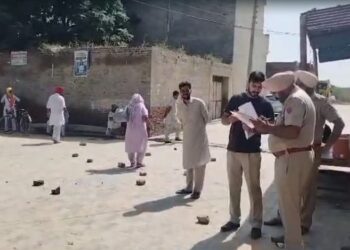 बठिंडा में दो पक्षों में बवाल, स्थिति को संभालने गई पुलिस पर हमला, बचाव में करनी पड़ी फायरिंग