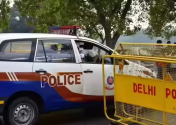 दिल्ली में दिनदहाड़े 1 करोड़ की ज्वैलरी लूट, प्रगति मैदान के पास हथियारबंद बदमाशों ने वारदात को दिया अंजाम