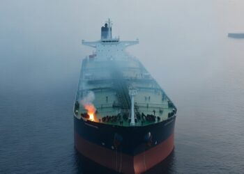 पाकिस्तान के LPG टैंकर पर इजराइल का ड्रोन अटैक, 24 क्रू मेंबर को बंधक बनाया | Pakistan lpg tanker attack by Israel drone 24 crew members hostage yemen