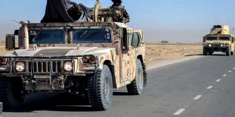 Pakistan vs Afghanistan: क्यों थर-थर कांप रहा पाकिस्तान? क्या है तालिबान का घातक हथियार! कौन-कितने दिन टिकेगा? | pakistan or Afghanistan who holds more power in the Battle of Weapons