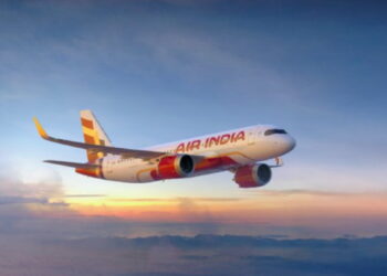 Air India ने अचानक रद्द की मिलान-दिल्ली फ्लाइट, दिवाली मनाने वाले सैकड़ों यात्री इटली में फंसे | Air India cancels Milan-Delhi flight, hundreds of passengers coming to celebrate Diwali stranded in Italy