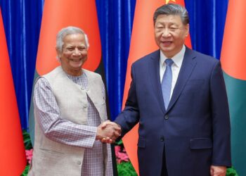 China Debt Trap: कर्ज के जाल में फंसता जा रहा बांग्लादेश, चीन को देने पड़े बंदरगाह, भारत के लिए टेंशन! | China-debt-trap-investment-bangladesh-mongla-port-south-asia-impact