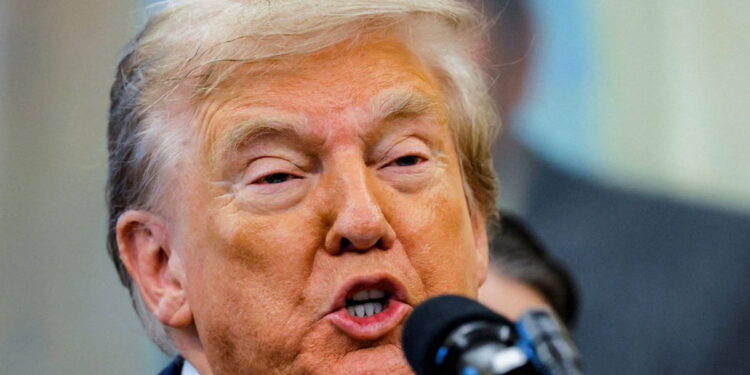 ट्रंप पर भड़के अमेरिकी सांसदों ने दी चेतावनी- बोले- जितनी जल्‍दी हो, भारत के साथ संबंध सुधारें | US lawmakers, furious with Trump, wrote letter warning him to improve relations with India as soon as possible.