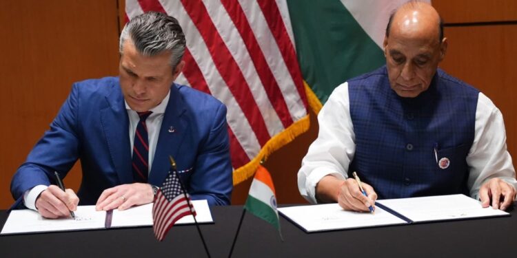 टैरिफ की तकरार के बीच ‘सबसे बड़ी डील’, US ने भारत को दिया 10 साल का ‘रक्षा कवच’, चीन-पाकिस्तान में मचा हड़कंप! | india us 10 year defense deal kuala lumpur make in india china challenge