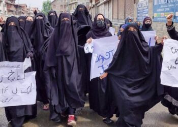 मुस्लिम महिलाओं ने पहना बुर्का तो मिलेगी बड़ी सजा, मस्जिद पर लगेगी लगाम, वर्जिनिटी टेस्ट भी बंद! | italy-burka-ban-law-Giorgia-meloni