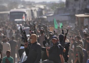 गाजा में ‘जल्लाद’ बना हमास! सीजफायर के बाद शुरू हुआ ‘खूनी खेल’, 8 मुखबिरों को सरेआम मारी गोली | gaza hamas execution Israel collaborators ceasefire violation