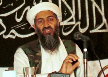 Osama Bin Laden: कैसे बुर्के में छुपकर लादेन ने अमेरिकी सेना को दिया था चकमा! Ex CIA ऑफीसर ने बताई पूरी कहानी | osama-bin-laden-fled-in-woman-disguise-cia-revelation