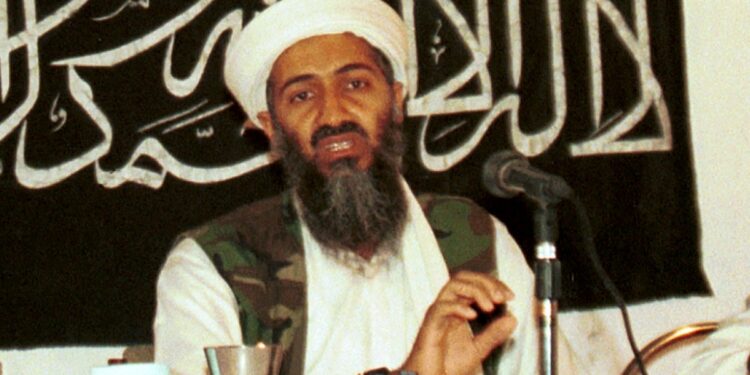 Osama Bin Laden: कैसे बुर्के में छुपकर लादेन ने अमेरिकी सेना को दिया था चकमा! Ex CIA ऑफीसर ने बताई पूरी कहानी | osama-bin-laden-fled-in-woman-disguise-cia-revelation