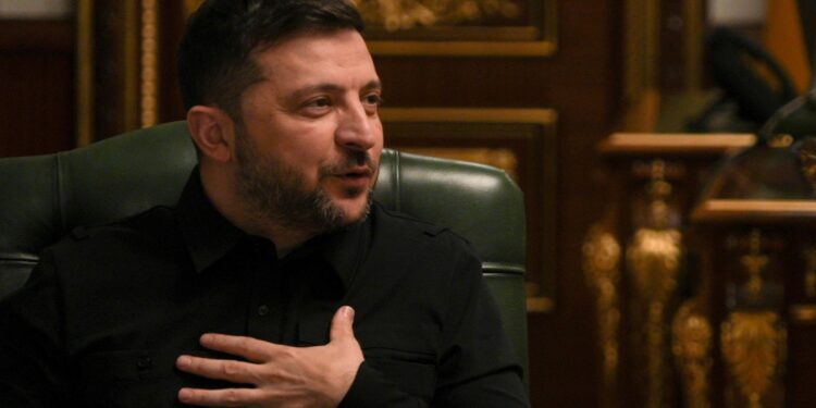 Russia Ukraine War के बीच जेलेंस्की ने कर दिया 800 करोड़ का घोटाला? दो मंत्री गिरफ्तार, लोग मांग रहे इस्तीफा! | Russia Ukraine War: zelensky-corruption-probe-800-crore-case-update