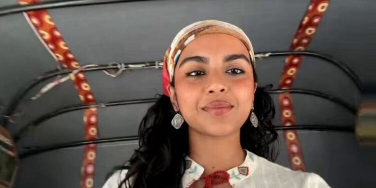 Viral Video: ऑटो में बैठकर इस लड़की ने बनाया ऐसा वीडियो, 5 करोड़ लोगों ने देख डाला
