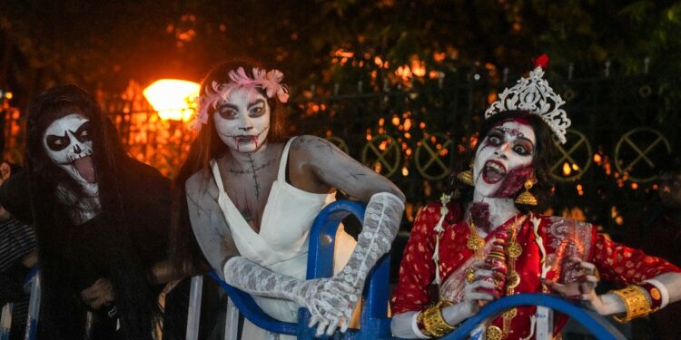 Helloween Festival: जानिए डर और मस्ती के इस त्योहार का रहस्यमयी इतिहास, कैसे हुई भूत बनने की परम्परा शुरू? | Helloween Festival-halloween-pumpkin-jack-o-lantern-story-in-europe