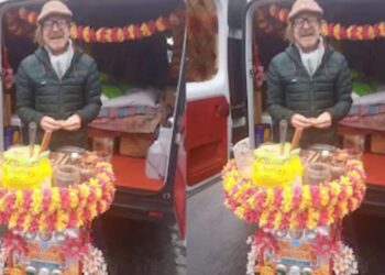 Viral Video: लंदन में छाई कोलकाता के गलियों की झालमुड़ी, देसी रेसिपी बन रही है विदेशियों की पहली पसंद