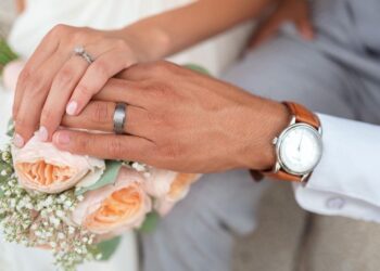 गजब! ब्लाइंड डेट पर गया बंदा, 4 घंटे बाद ही कर ली शादी, एक महीने में खर्च किए 30 लाख रुपये