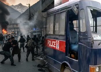 Pakistan: PoK में नेपाल जैसा Gen-Z आंदोलन, शहबाज सरकार के खिलाफ फूटा युवाओं का गुस्सा, गिरेगी शहबाज सरकार? | pakistan-genz-revolt-in-muzaffarabad-violence-