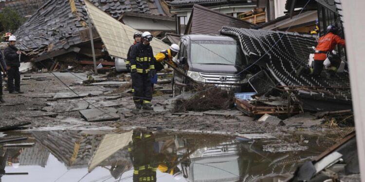 Earthquake Japan News: जापान में 7.6 तीव्रता का भूकंप, सुनामी चेतावनी जारी, जानें कितना हुआ नुकसान? | Earthquake Japan News: Surges to 7.6 Magnitude Near Amori with Tsunami Advisory 2025 Details Hindi