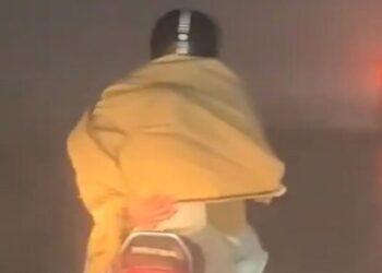 Viral Video: बच्चे को ठंड बचाने के लिए किया ये काम, वीडियो देख लोग बोले- ये है बिना शर्त वाला प्यार