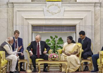 India-Russia 16 Big Deals List: क्या है भारत-रूस के बीच की 16 बड़ी डील? पुतिन की दो दिनी यात्रा कैसी रही? | India-Russia 16 Big Deals List: Putin PM Modi Meeting 2025 Sets Trade Target Key Highlights Hindi News