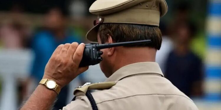 मुंबई में फर्जी पुलिस कमिश्नर बनकर एक करोड़ की ठगी, तरीका जानकर चकरा जाएगा सिर