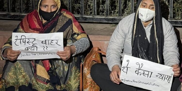 उन्नाव रेप पीड़िता ने जांच अधिकारी के खिलाफ FIR की मांग की, सीबीआई से किया संपर्क