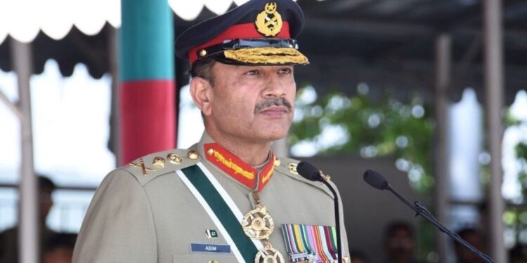 Pakistan के पहले CDF बनते ही Asim Munir ने उगला जहर! भारत को दी खुली चेतावनी | pakistan news reply will be much more asim munir says in 1st address as tri-services chief