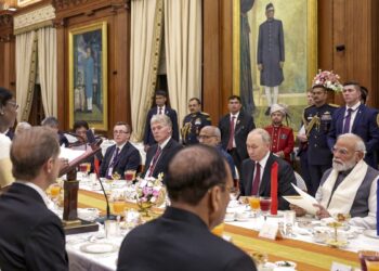 Putin State Dinner Menu: पुतिन की दिल्ली में कैसी बीती रात? भारत ने क्या खिलाया? डिनर में चौंकने वाली Dishes | Putin State Dinner Menu: India Serves Vegetarian Thali Full Of Dishes At Droupadi Murmu Banquet News Hindi