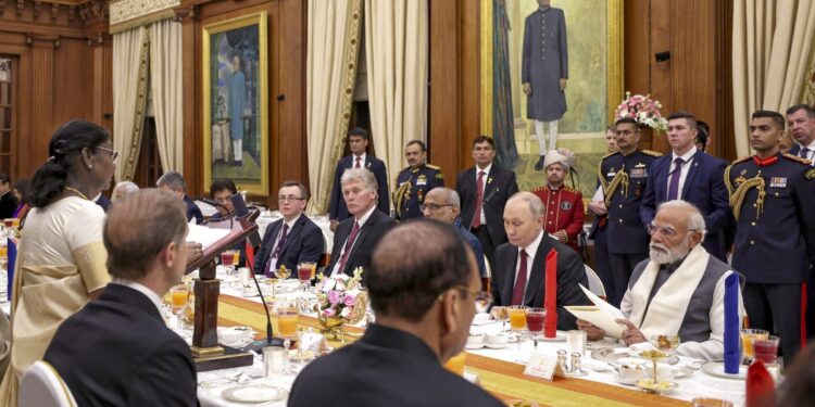 Putin State Dinner Menu: पुतिन की दिल्ली में कैसी बीती रात? भारत ने क्या खिलाया? डिनर में चौंकने वाली Dishes | Putin State Dinner Menu: India Serves Vegetarian Thali Full Of Dishes At Droupadi Murmu Banquet News Hindi
