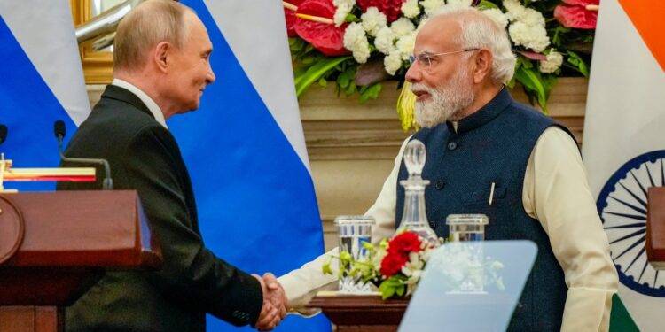 Putin India Visit: जिस तेल खरीद को लेकर अमेरिका ने भारत पर लगाया था भारी टैरिफ, उस पर क्या बोले पुतिन | putin india visit Russia announces uninterrupted oil supply to india despite us sanctions 100 billion trade target