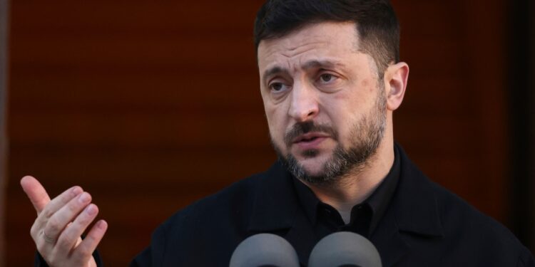Ukraine Submarine Attack: यूक्रेन का दावा, पहली बार समुद्र के नीचे से वार, रूसी सबमरीन पर अंडरवॉटर ड्रोन अटैक | Ukraine Claims First-Ever Underwater Drone attack on Russian Submarine Black Sea latest news in hindi