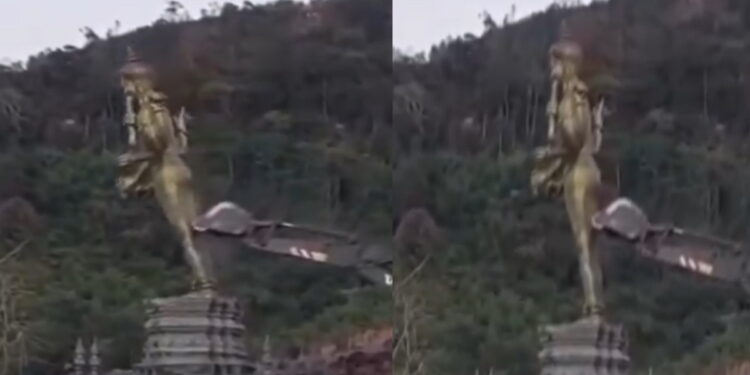 थाईलैंड-कंबोडिया बॉर्डर पर बुलडोजर से गिराई गई विष्‍णु भगवान की विशाल प्रतिमा, भारत ने जताई नाराजगी | Thai cambodia border dispute: Lord Vishnu Statue demolished, India expressed displeasure