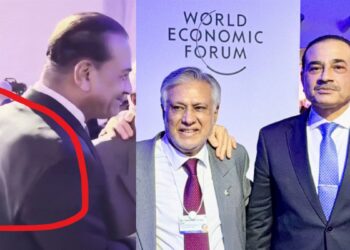 Asim Munir Video: मौत के डर से कांप रहे जनरल मुनीर? बुलेटप्रूफ जैकेट में पहुंचे स्विट्ज़रलैंड | pakistan army chief general asim munir viral video bulletproof jacket davos world economic forum 2026