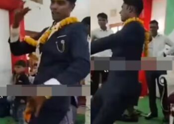 Viral Video: दूल्हे ने स्टेज पर किया लड़कियों जैसा डांस, वीडियो देख लोग बोले- इसकी बारात वापस जाएगी पक्का!
