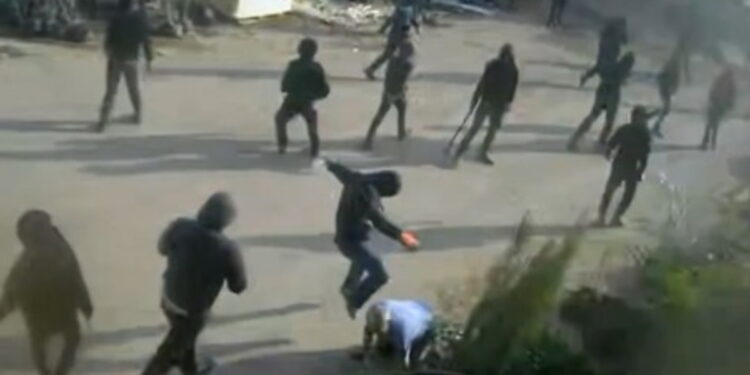 इज़राइल में तनाव के बीच भारत ने अपने नागरिकों को सतर्क रहने की दी सलाह, जारी किए ये हेल्‍प लाइन नंबर | tension in Israel, India MEA issues advisory for its citizens, see helpline number