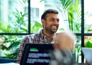 Viral: कॉलेज में हुआ फेल, फिर भी मिली 21 लाख की नौकरी, इस शख्स की कहानी जान दुनिया हुई हैरान