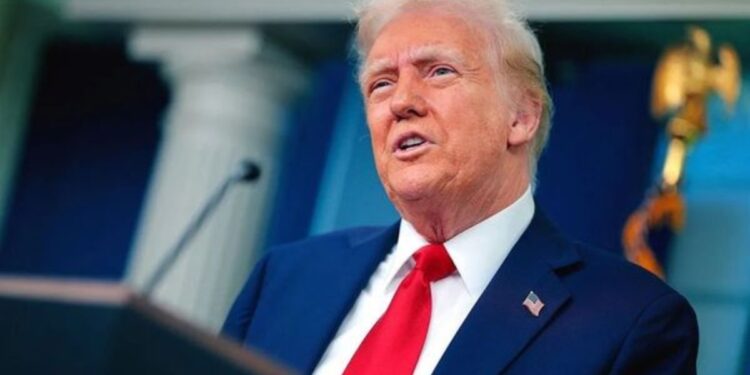 Trump thanks Iran: ईरान पर आग उगलने वाले ट्रंप अचानक क्यों बोले ‘थैंक यू’? वजह जान कर रह जाएंगे दंग | donald trump thanks iran leadership for cancelling 800 executions hindi