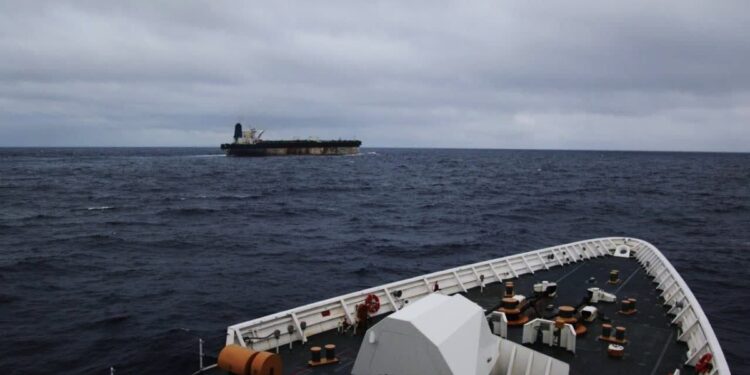 US Seized Russian Oil Tanker: कौन हैं ये 28 क्रू मेंबर्स, रूसी तेल टैंकर संग अमेरिका के कब्जे में? | US Seizes Russian Oil Tanker Marineera: 28 Crew Members Including Three Indians Name List News Hindi