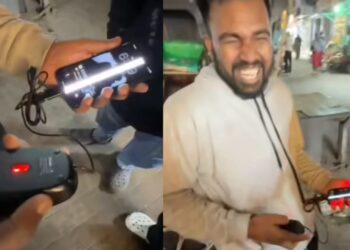 Viral Video: टूटे iPhone को चलाने के लिए बंदे ने लगाया हाईटेक दिमाग, लोग बोले- ये है बिना डिग्री का असली इंजीनियर