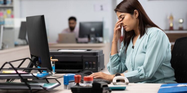 Viral: छुट्टी के बदले Boss ने महिला कर्मचारी को दी ऐसी सलाह, वायरल पोस्ट पढ़कर खौल गया लोगों का खून!