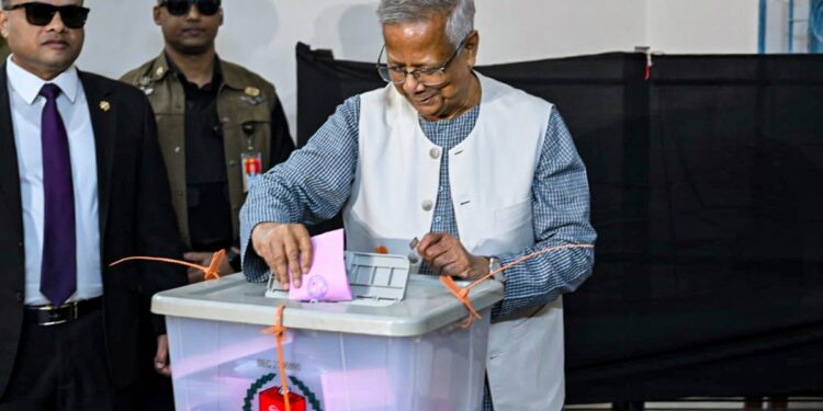 Bangladesh Election Result: हिंसा-हत्या के बीच बांग्लादेश में वोटिंग पूरी, काउंटिंग में BNP को बढ़त- टाइमलाइन | bangladesh-election-result-2026-firing-violence-bnp-jamaat-counting-updates-international-news-hindi