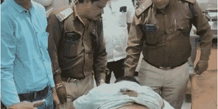 रायसेन में वन विभाग के पूर्व कर्मचारी ने डिप्टी रेंजर सहित दो को मारी गोली, खुद को लगाई फांसी