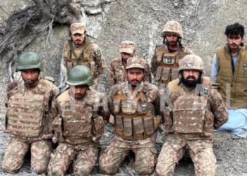 Pakistani News: BLA ने पाकिस्तानी सेना के 7 जवानों को बनाया बंधक, वीडियो जारी कर दी ‘सजा-ए-मौत’ की धमकी | bla captures 7 Pakistan army soldiers operation herof ultimatum balochistan-news