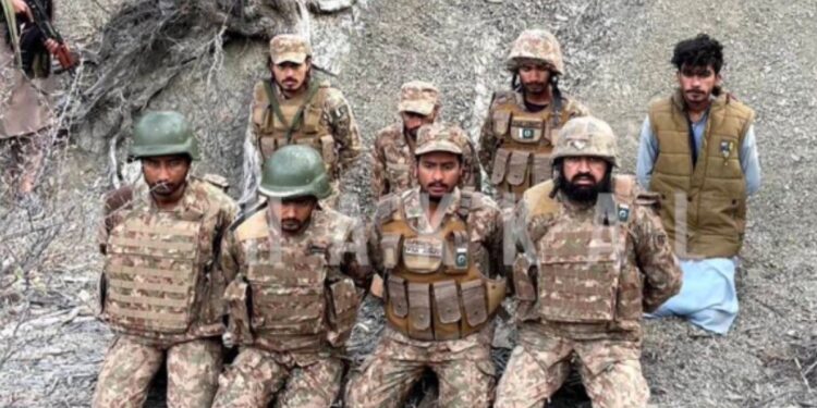 Pakistani News: BLA ने पाकिस्तानी सेना के 7 जवानों को बनाया बंधक, वीडियो जारी कर दी ‘सजा-ए-मौत’ की धमकी | bla captures 7 Pakistan army soldiers operation herof ultimatum balochistan-news