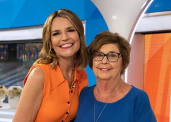 ट्रंप को है एक महिला की तलाश, FBI डायरेक्टर काश पटेल को दी ढूंढ़ने की जिम्मेदारी | Trump gave responsibility finding Nancy Guthrie FBI Director Kash Patel , TV show Today co-host Savannah Guthrie mother missing.