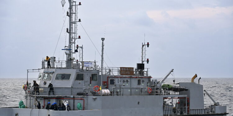 अरब सागर में बढ़ी टेंशन, अमेरिकी नेवी ने ईरानी ड्रोन को मार गिराया | Tension increased in Arabian Sea, US Navy shot down Iranian drone